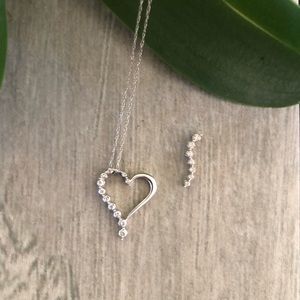 Women’s Pendent Necklace